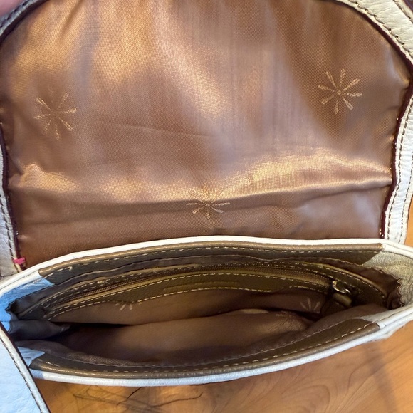 Isaac Mizrahi genuine leather white shoulder /crossbody purse. - Picture 9 of 13